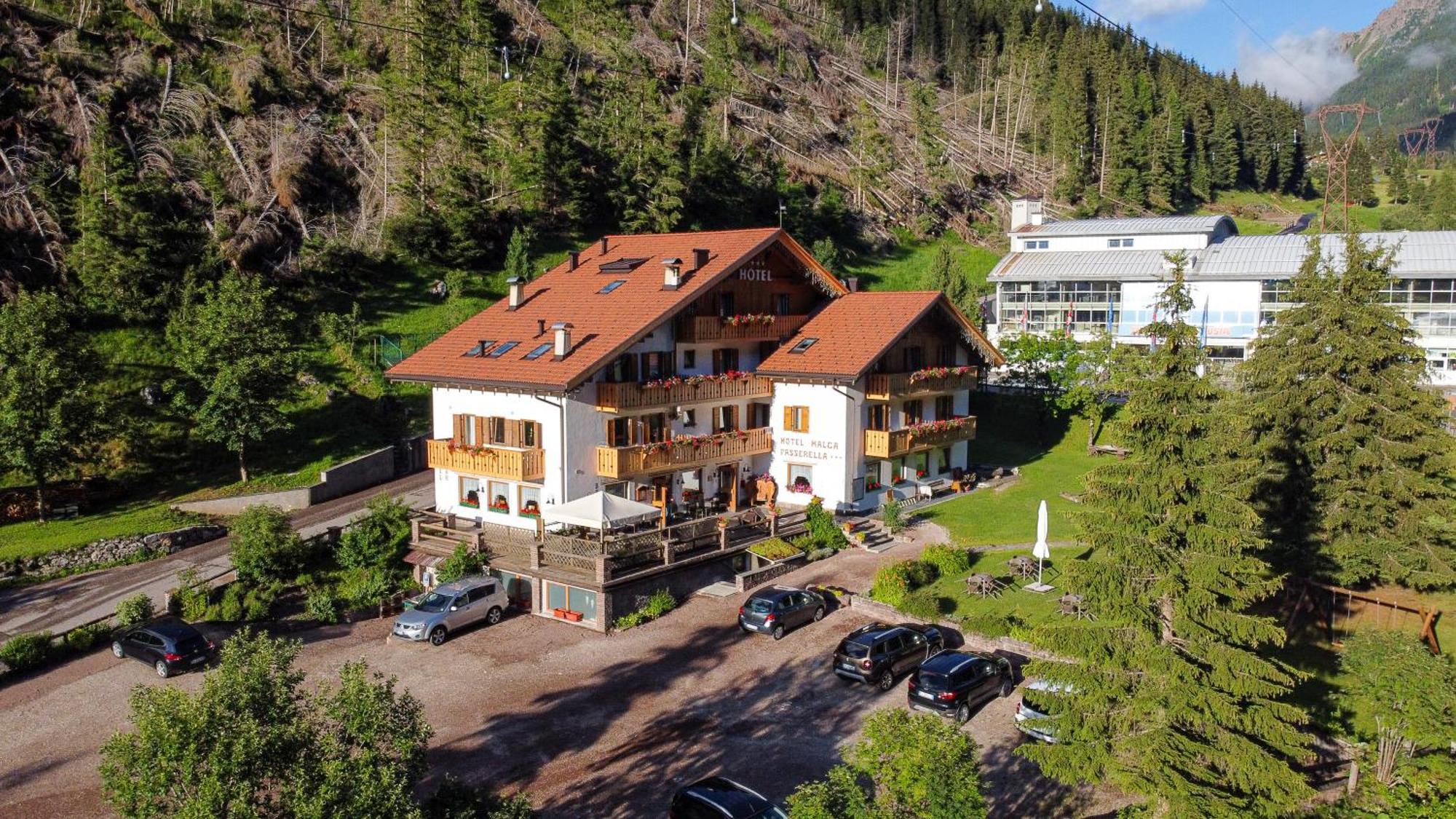 Hotel Malga Passerella Моена Екстериор снимка