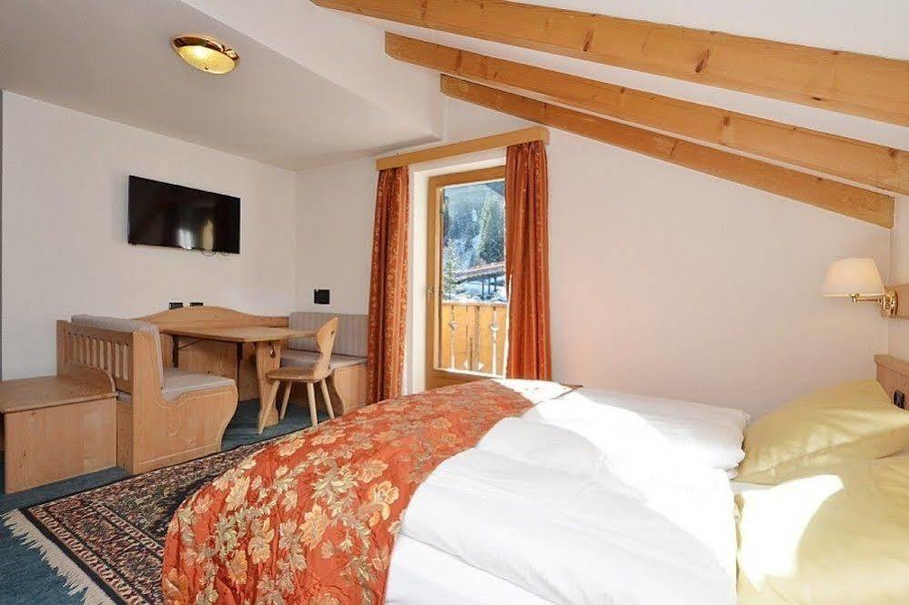 Hotel Malga Passerella Моена Екстериор снимка